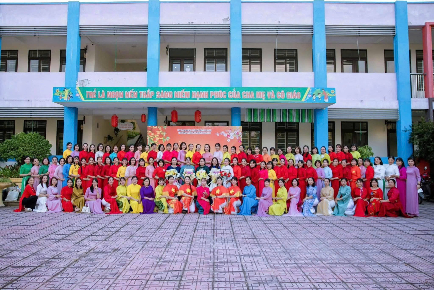GẶP MẶT BAN GIÁM HIỆU MỚI – TRI ÂN, CHIA TAY CÁC ĐỒNG CHÍ VÀ ĐÓN CHÀO MỘT CHẶNG ĐƯỜNG MỚI