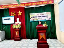 Đồng chí Thùy dẫn chương trình