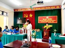 Các công đoàn viên lên bỏ phiếu