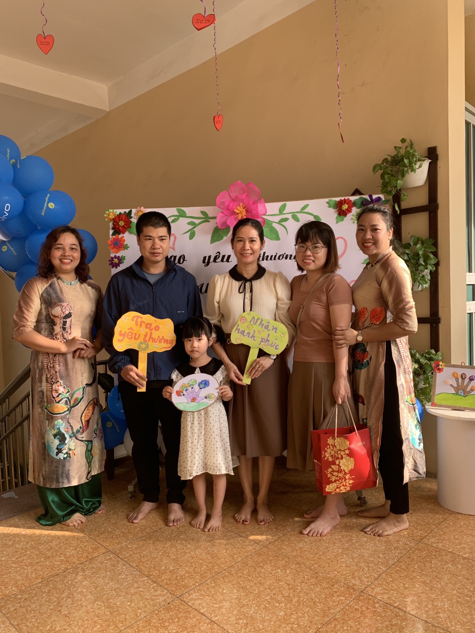 CHƯƠNG TRÌNH " TRAO YÊU THƯỢNG- NẬN HẠNH PHÚC"
