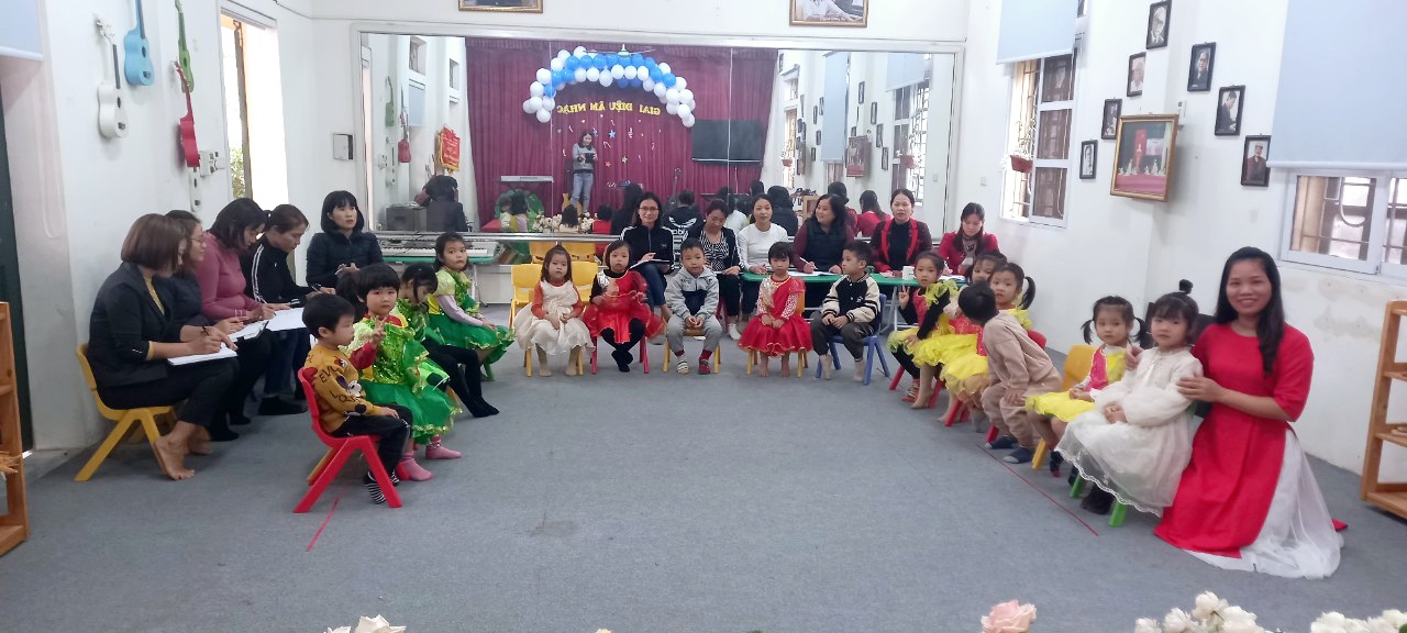 Trường mn Bình Minh II tổ chức sinh hoạt chuyên môn hoạt động AN, LQCV
