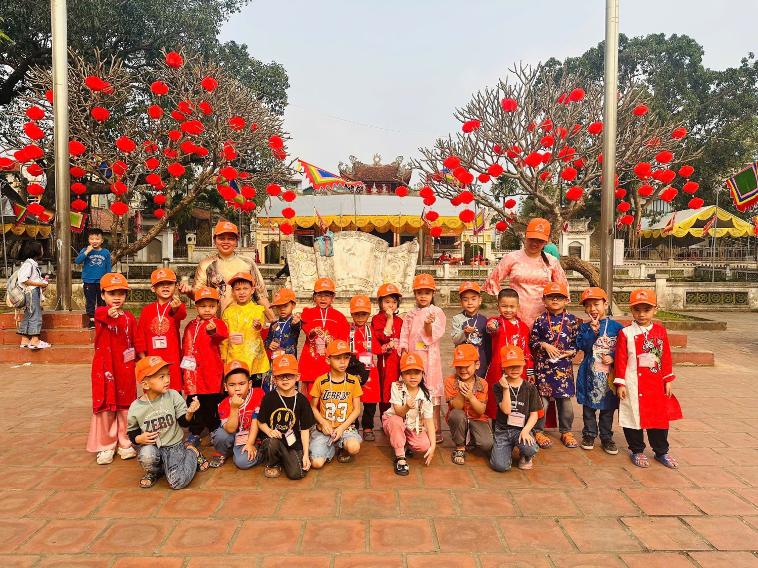 BÉ THĂM QUAN DI TÍCH ĐÌNH NỘI BÌNH ĐÀ VÀ TRẢI NGHIỆM NẶN BÁNH TRÔI NHÂN NGÀY TẾT HÀN THỰC